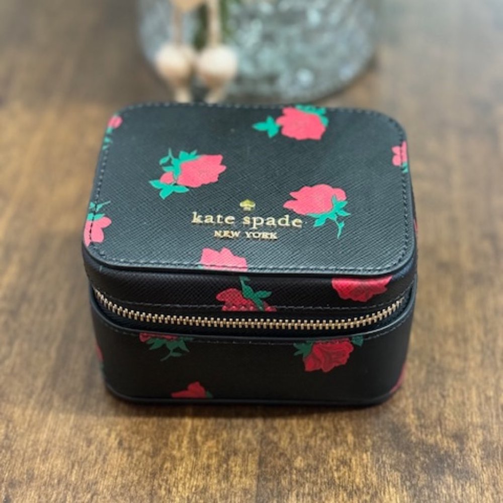 Kate Spade Madison Ditsy Rose Toss Jewelry Holder Case Black Red Floral